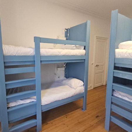 Bed In 6-Bed Mixed Dormitory Le Jardin Cafe Bordeaux Extérieur photo